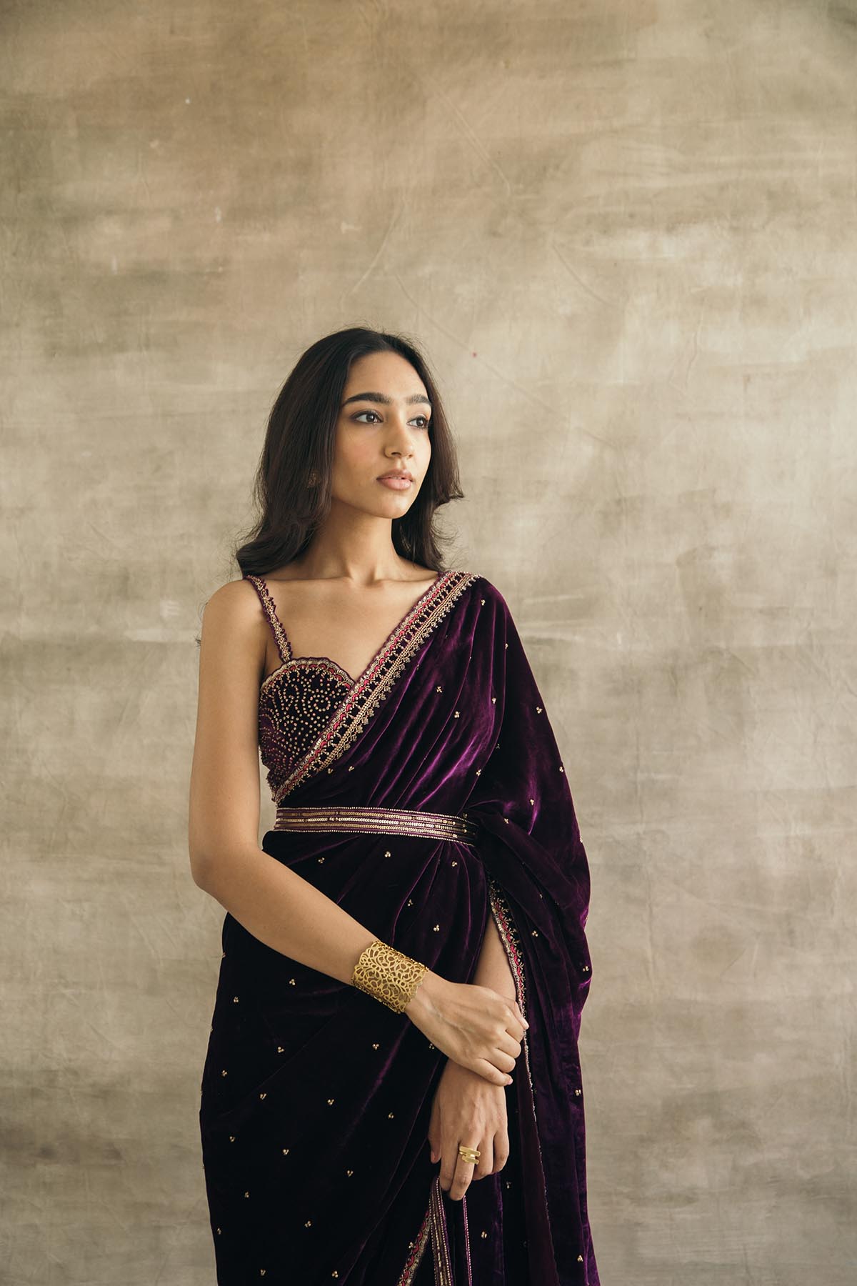 Premium Purple Gorgeous Velvet Saree with Sequin, Dori & Thread Work – Unstitched Blouse & Belt