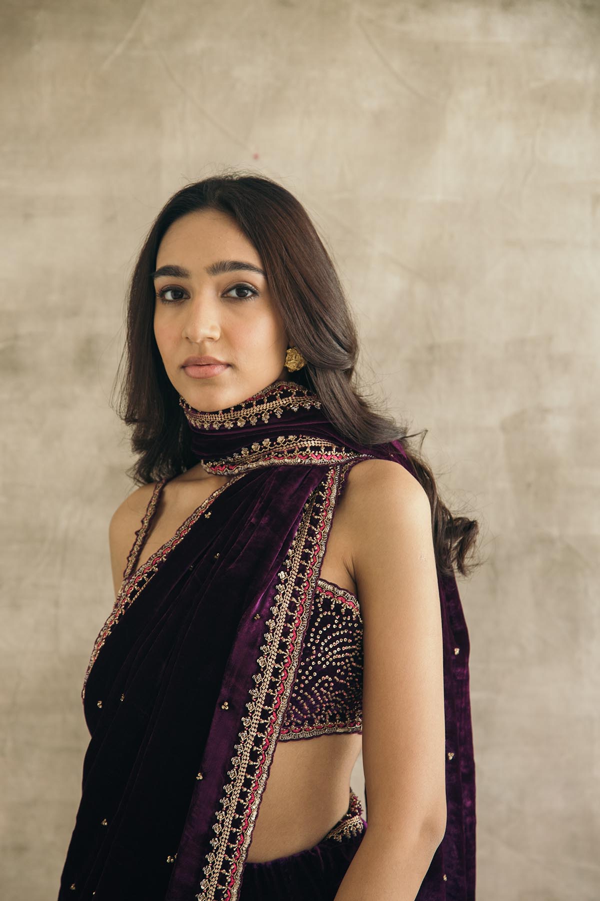 Premium Purple Gorgeous Velvet Saree with Sequin, Dori & Thread Work – Unstitched Blouse & Belt